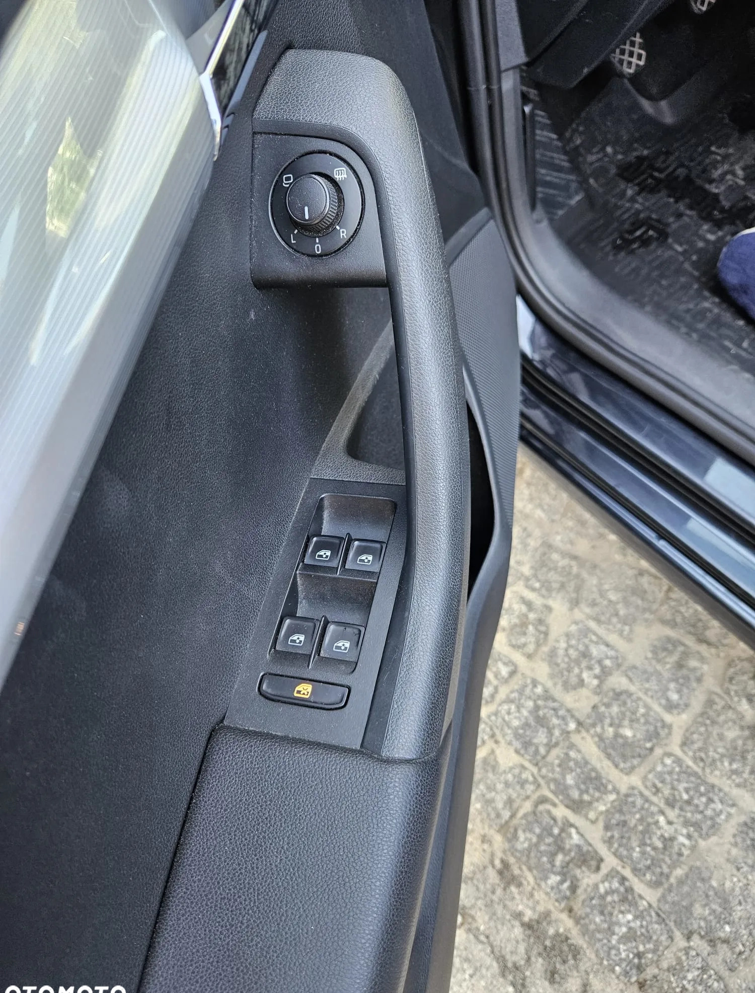 Skoda Octavia cena 39900 przebieg: 257000, rok produkcji 2015 z Daleszyce małe 326